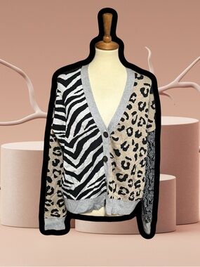 🌈 Lovely Animal Patchwork Print Cardigan